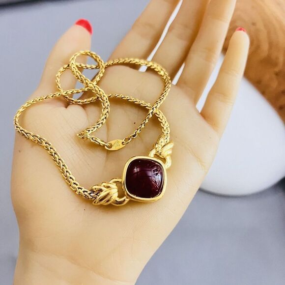 Vintage Trifari TM Necklace Gold Tone Chain Red Cabochon Gripoix Style 80s 1255 - Picture 7 of 10